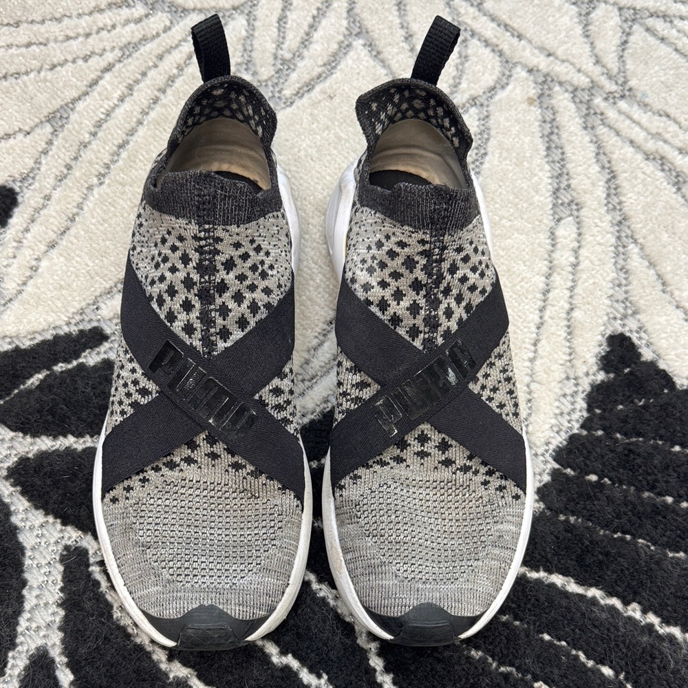 Puma Women's Black and Gray Patterned Slip-On Sneakers